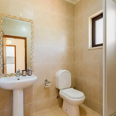 Comfort Relax W Pool Near *